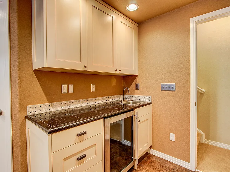 3561 Yosemite St — Photo 10