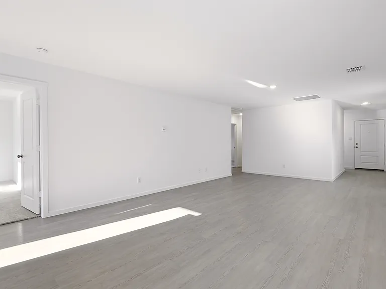 3145 Campeiro Ave — Photo 2