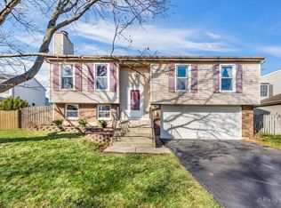 797 Pawnee Dr, Carol Stream, IL 60188
