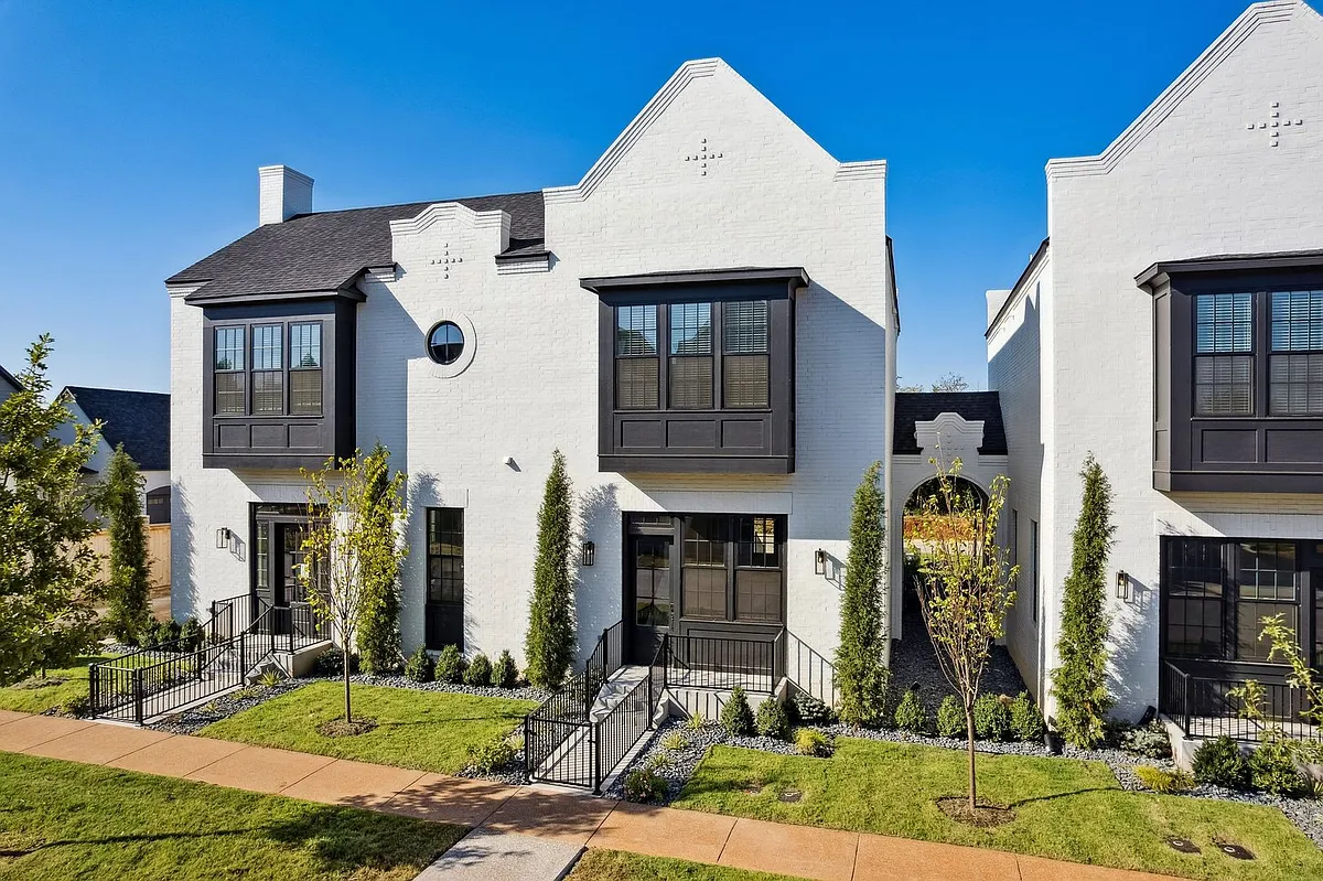 Building Photo - 18821 Selah Way