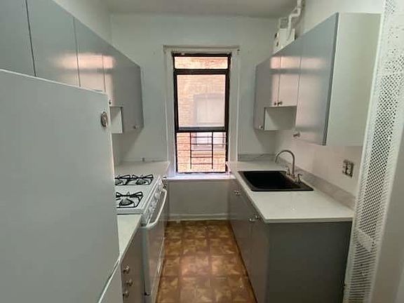 5th image of 144 E 208th St APT 1E