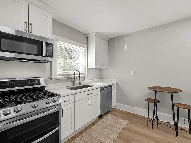 4525 5th Ave NE #U — Photo 9