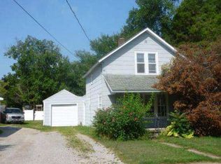 716 S Line St, Chesaning, MI 48616
