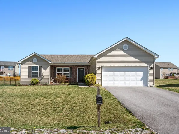 286 Melville Dr, Inwood, WV 25428