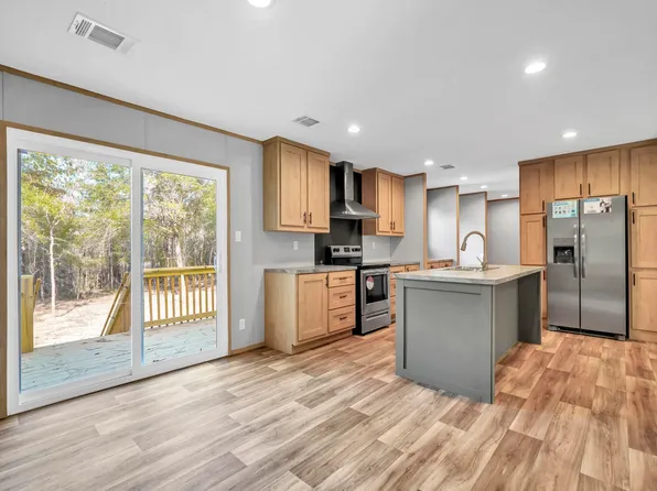 81 Lee Ann Ln, Defuniak Springs, FL 32433