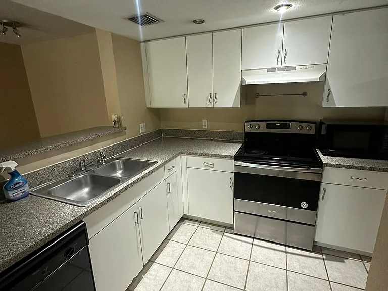5035 Wiles Rd #8-203 — Photo 3