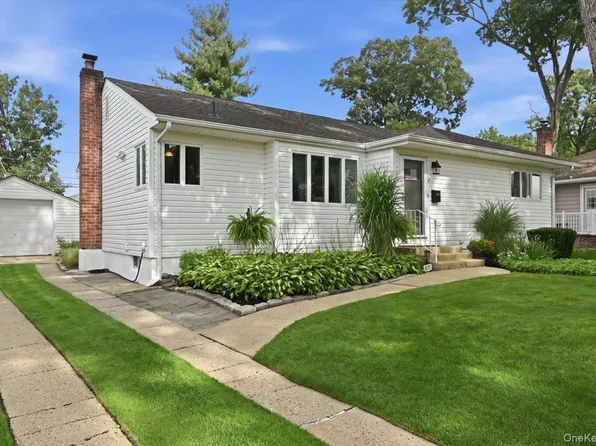 1471 Beech Lane, East Meadow, NY 11554