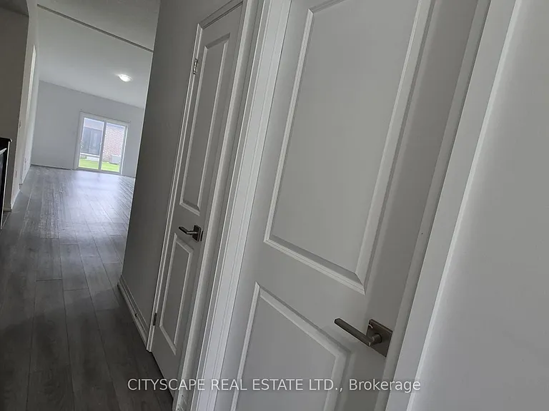 550 Grey St #28 — Photo 6