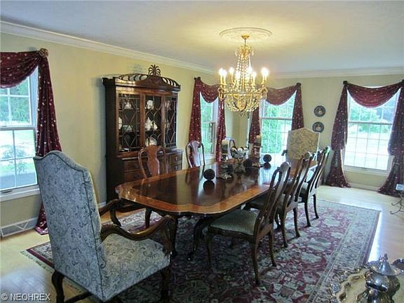 3rd image of 2455 Londonderry Dr