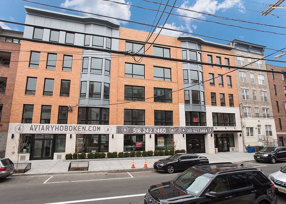 2nd image of 522 Monroe St