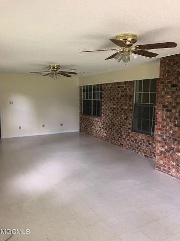 14221 Suburban Dr — Photo 6