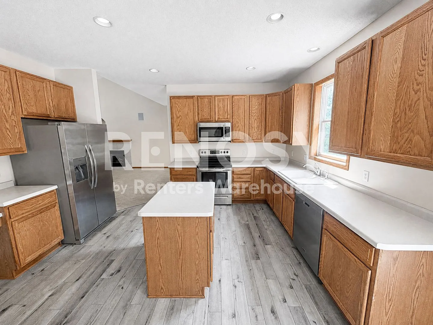 Available September 1st 3 Bedroom 3 Bath Single Family Home in Plymouth — Photo 4