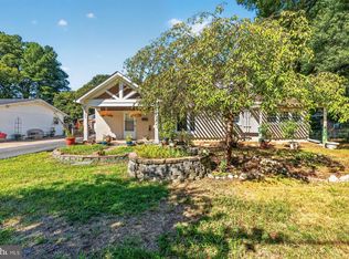 6702 Lenclair St, Alexandria, VA 22306