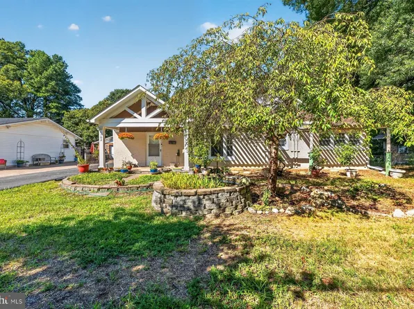 6702 Lenclair St, Alexandria, VA 22306