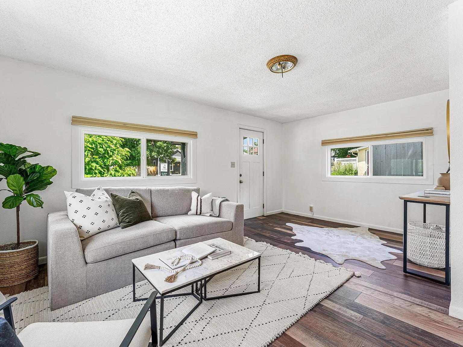 2486 Chase St — Photo 3