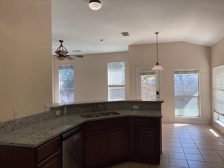 11501 Knapple Cv — Photo 14