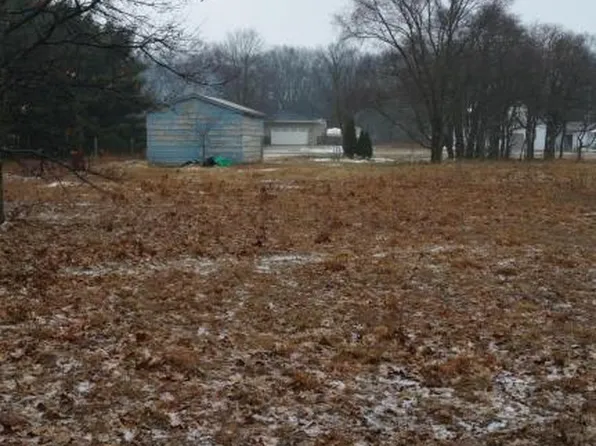 1323 S Parkway St, Muskegon, MI 49442
