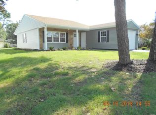 176 Kingston Dr, Ridge, NY 11961