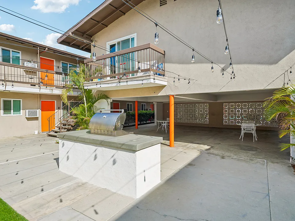 Town Center Apartments