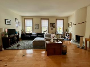 1719 Green St APT 3, Philadelphia, PA 19130