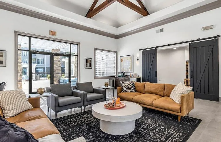 Marina Pointe — Photo 21
