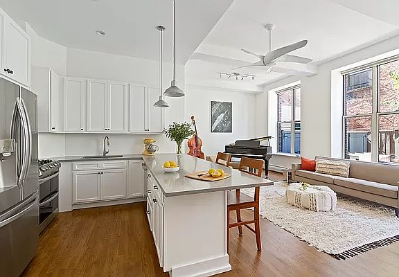 5th image of 444 12th St APT 1E