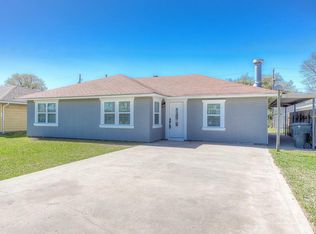 2035 Ray Ave, Groves, TX 77619