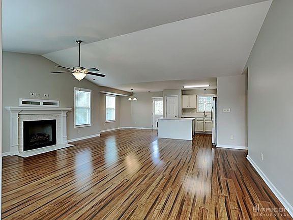 3rd image of 204 Cherryhill Dr