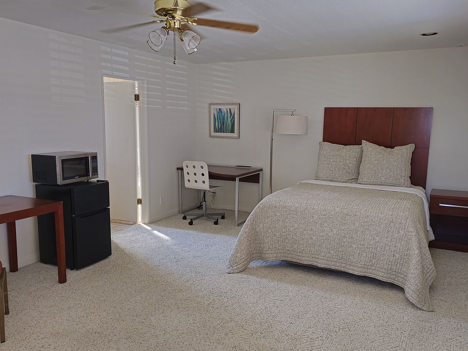 Furnished room