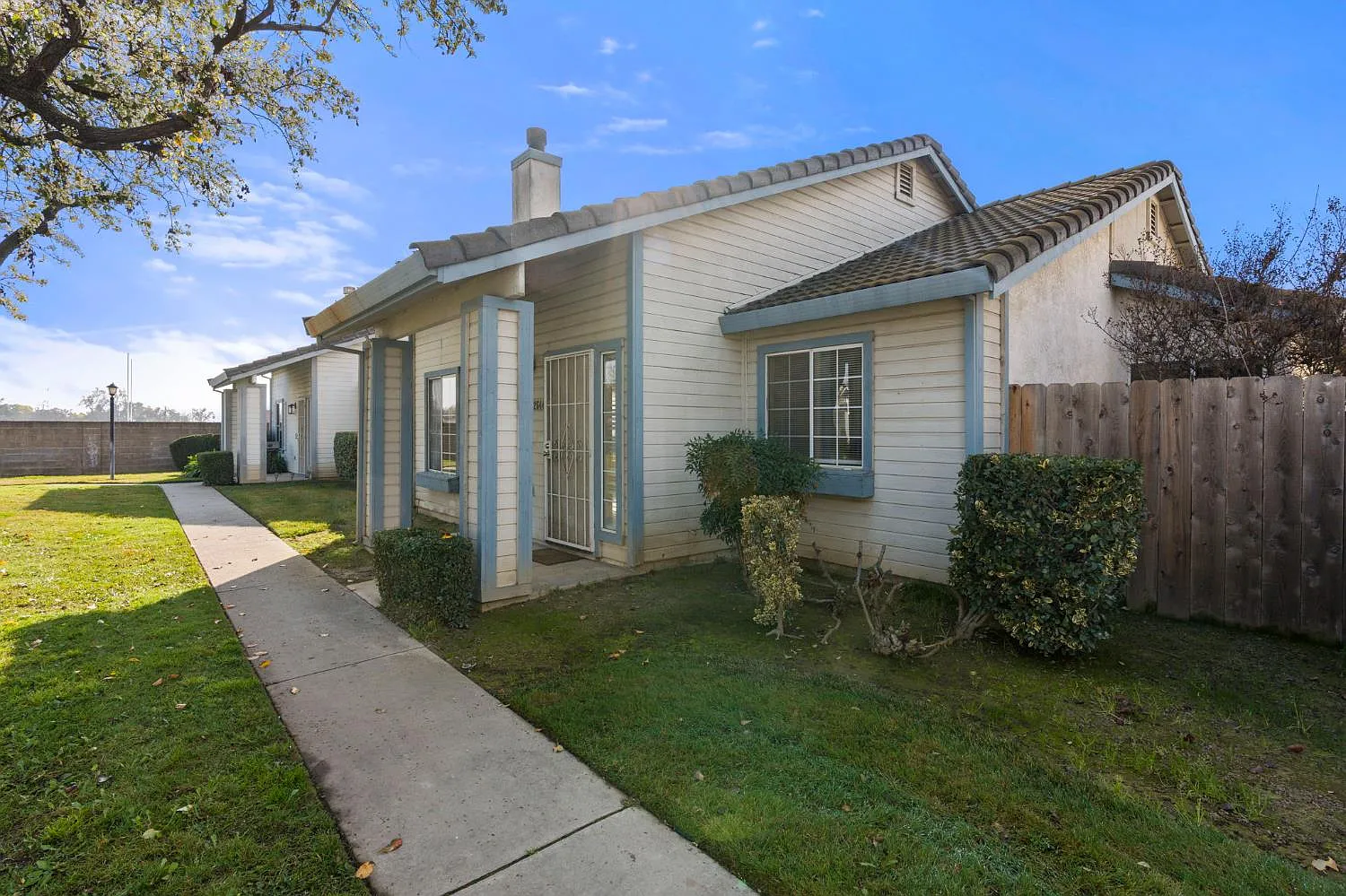 2644 Parkway photo 1