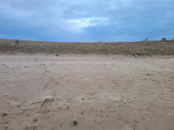 W5800 Brook Trout Ct, New Lisbon, WI 53950