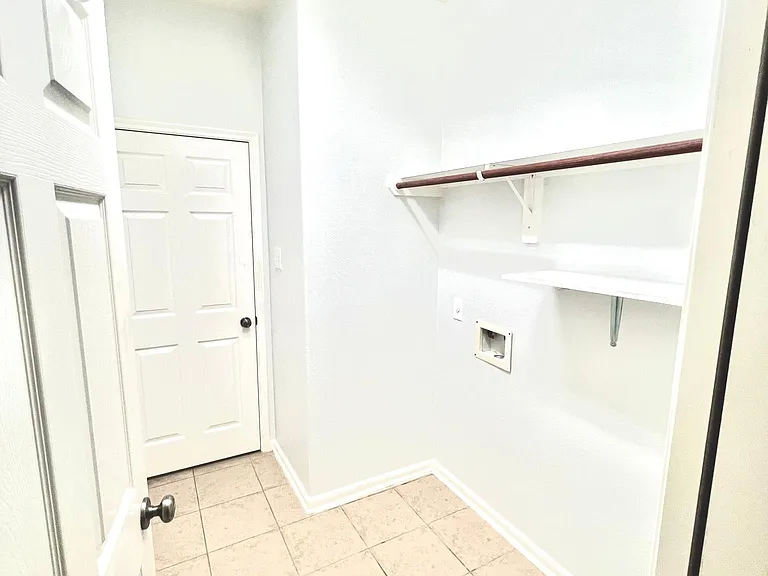 Bryce Manor Ln — Photo 6