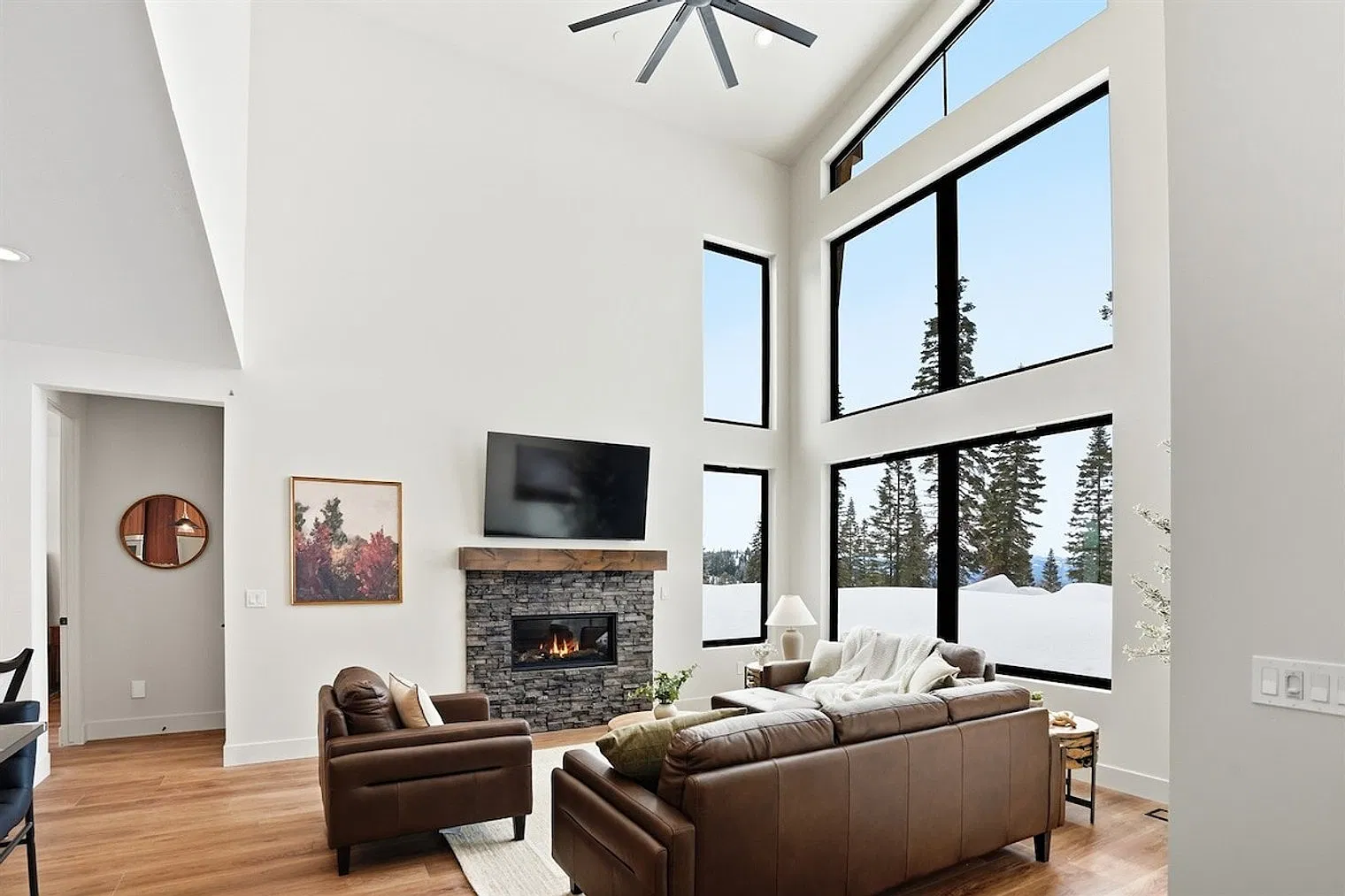 4 bed, 3.0 bath, 742 sqft, $14,052 — Photo 4
