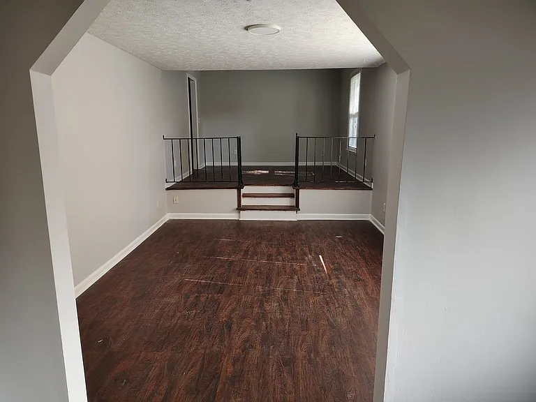 1161 Patrick Dr — Photo 7