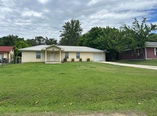 105 6th St, Ingram, TX 78025