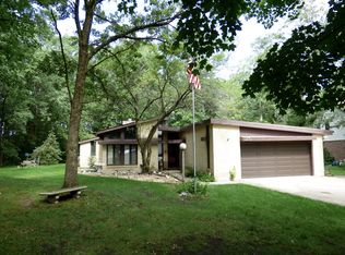 25 Arthur Ct, Crete, IL 60417