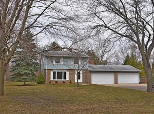 1721 Hillcrest Dr, Delafield, WI 53018