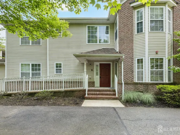 107 Forest Dr, Piscataway, NJ 08854