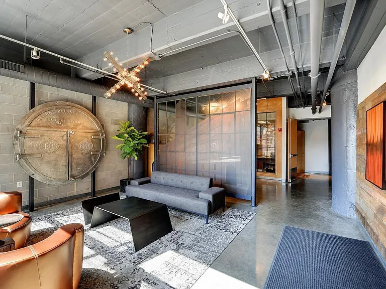 700 Washington Ave N #208 — Photo 15