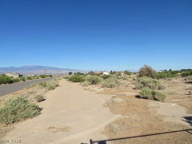 2nd image of 4801 Jacks Dr