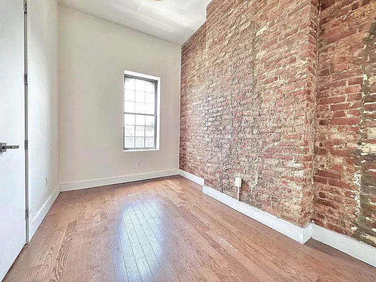 507 Central Ave #2L — Photo 2