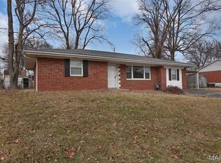 13 Birch Dr, Belleville, IL 62223