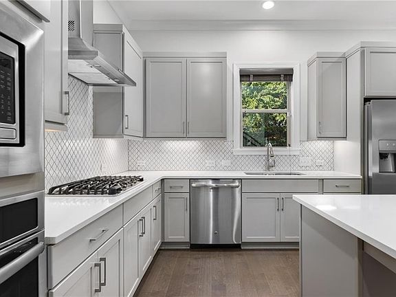 3rd image of 1394 Doublegate Dr