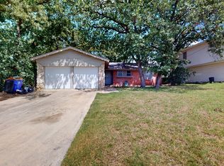 712 Timberline Dr, Kennedale, TX 76060