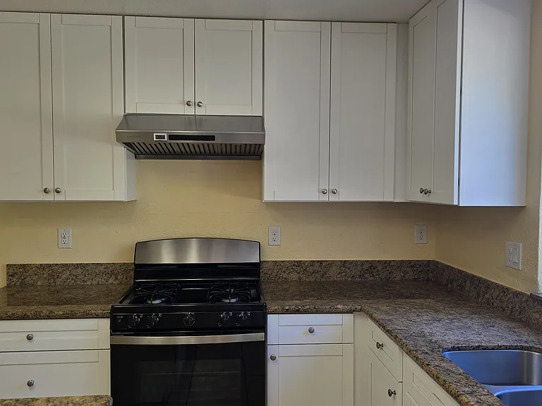 8421 Ardelle Way — Photo 5