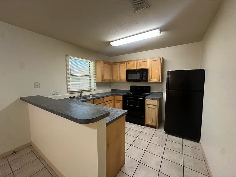 613 Bernard St #5 — Photo 7