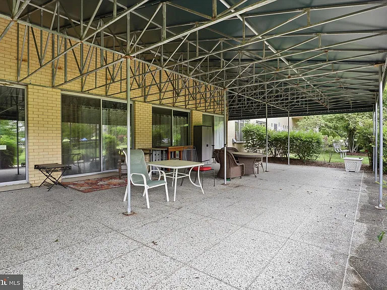 6641 Wakefield Dr #703 — Photo 46