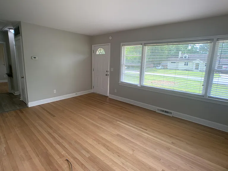 1714 McHenry Ave — Photo 4