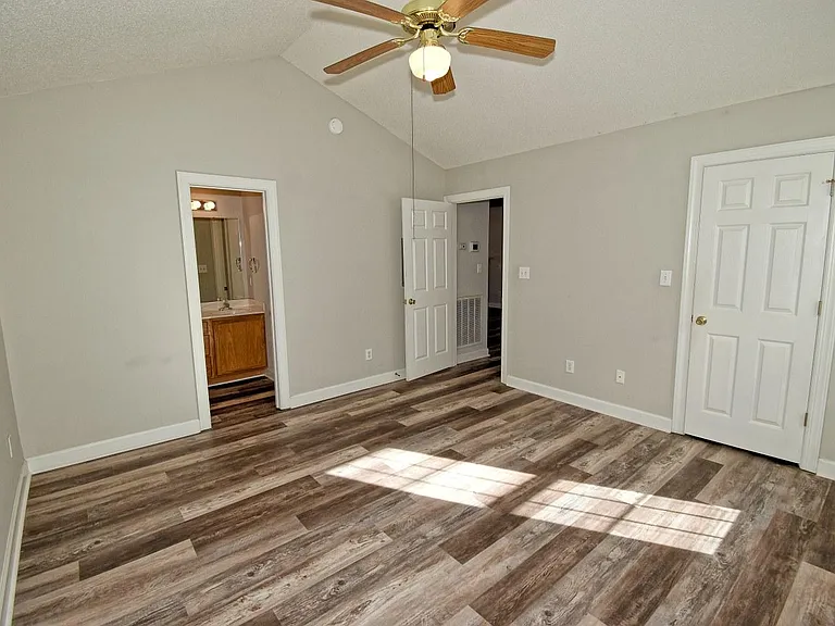 239 Tillamook Dr — Photo 8