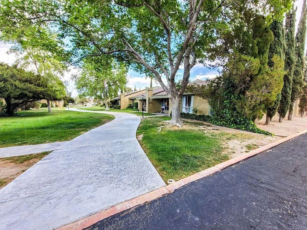 2 bed, 1267 sqft, $1,700 — Photo 1